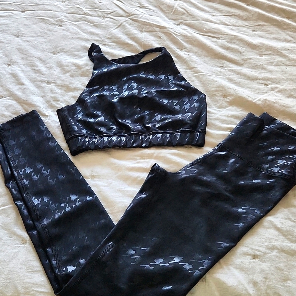 Excellent condition black detailed leggings